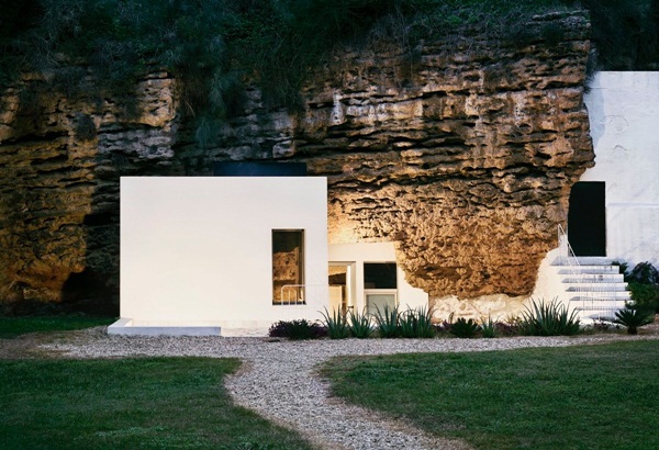 Thiết kế ngôi nhà hang động đầy ấn tượng ở Tây Ban Nha- AVALO