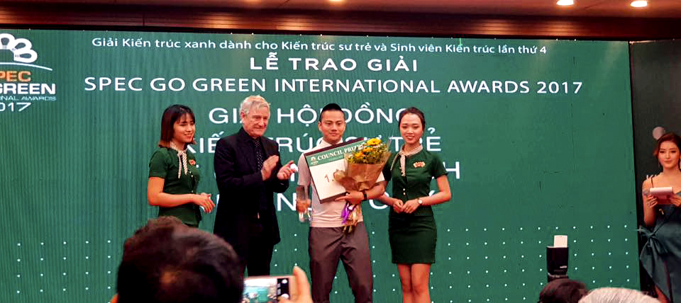 (KTS Lê Quang Thạch (Nội thất Avalo) nhận giải thưởng tại lễ trao giải Kiến trúc sư Xanh khu vực Châu Á 2017)