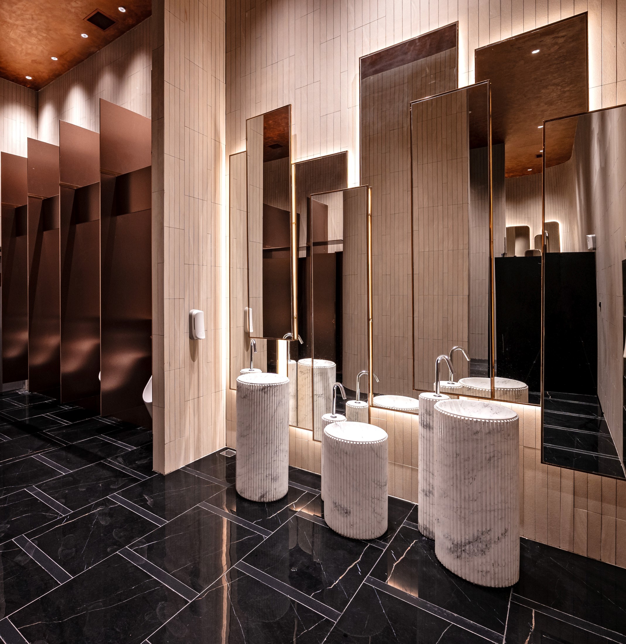 2 toilet 37 23637